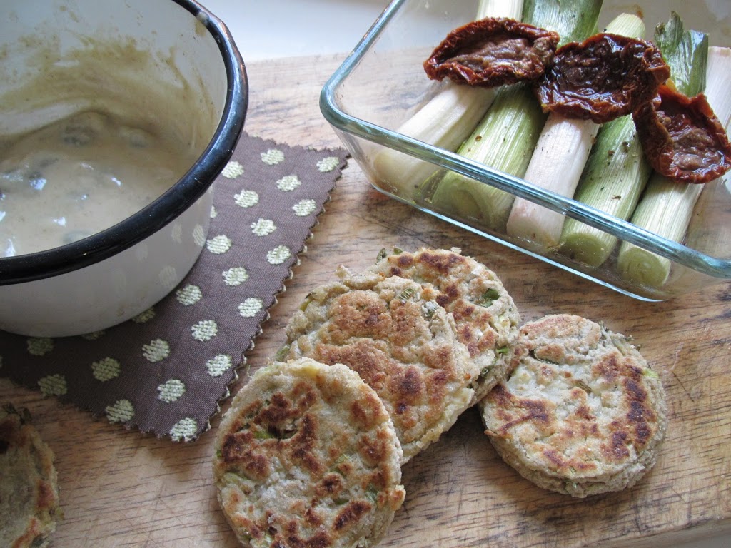 celeriac-scones-with-leeks-and-caper-sauce-25285-2529