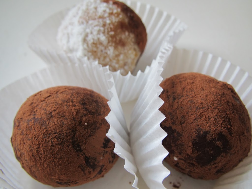 How to make Simple Raw Two-bite Treats