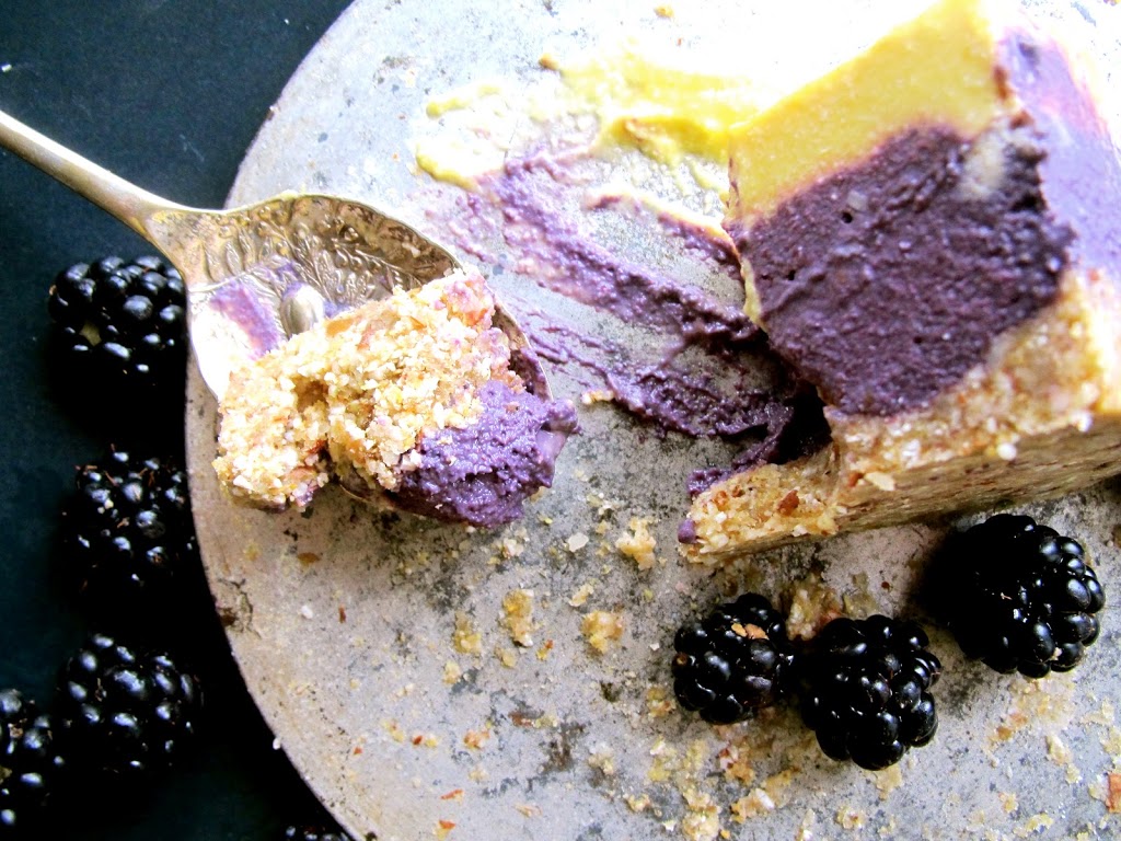Raw Berry & Tang �  2 layer Cheesecake