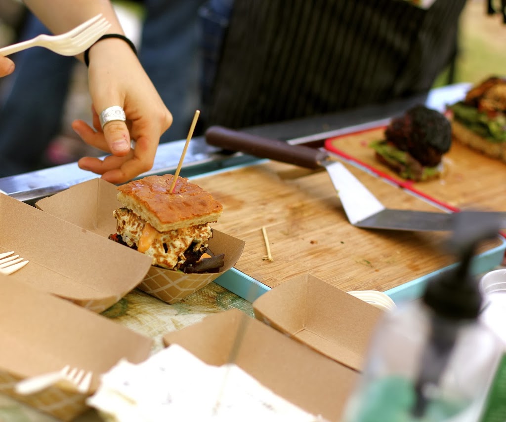 The Best Artisan Food Market In New York City!  Smorgasburg  Street Food.