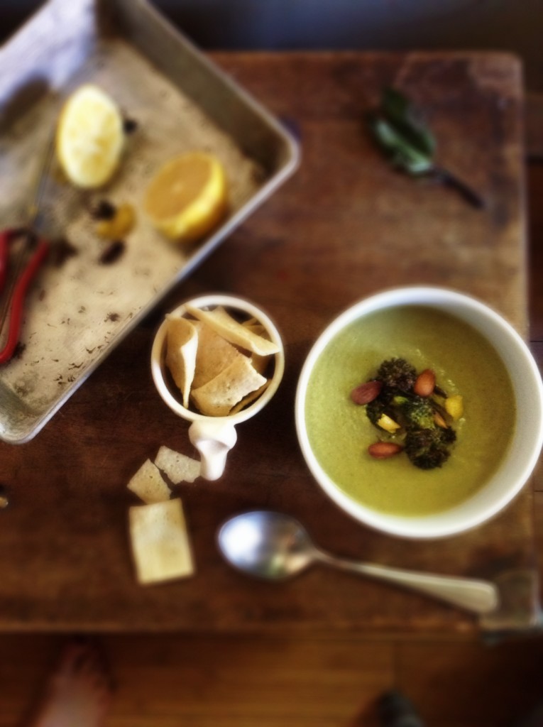 Creamy Broccoli and Almond Soup – Vegan & Gluten Free